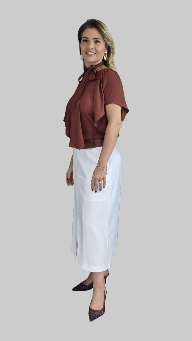 Imagem de Blusa Manga Angel Assimétrica em Crepe Fluido - Elegância e Conforto em Uma Só Peça